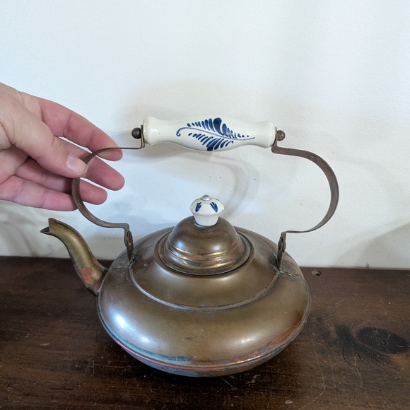 Vintage Copper Tea Kettle Pot Blue White Delft Style Ceramic Handle Farmhouse - Picture 1 of 13